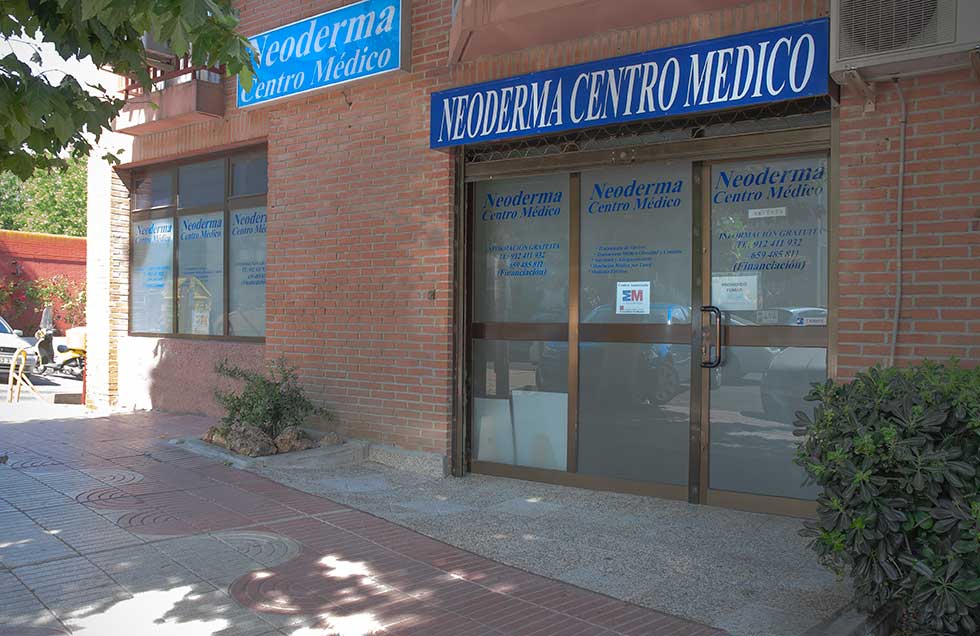 Fotografía exterior de centro médico neoderma